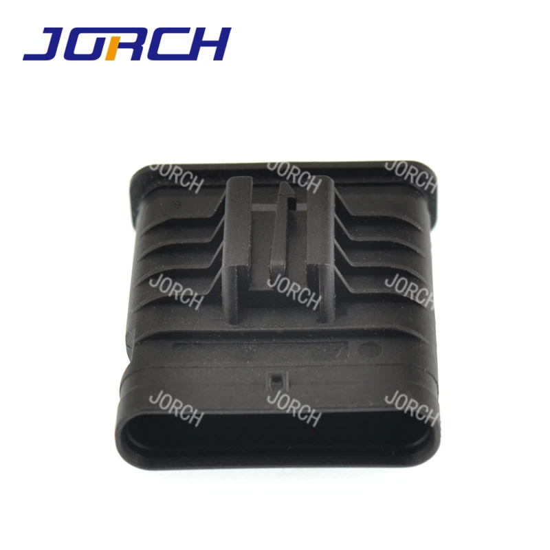 8pin 1-1703506-1 Terminali tal-karozzi tal-kejbil li ma jgħaddix ilma minnhom